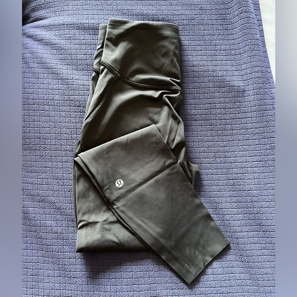 Lulu Lemon - BASE PACE HIGH-RISE TIGHT 25"